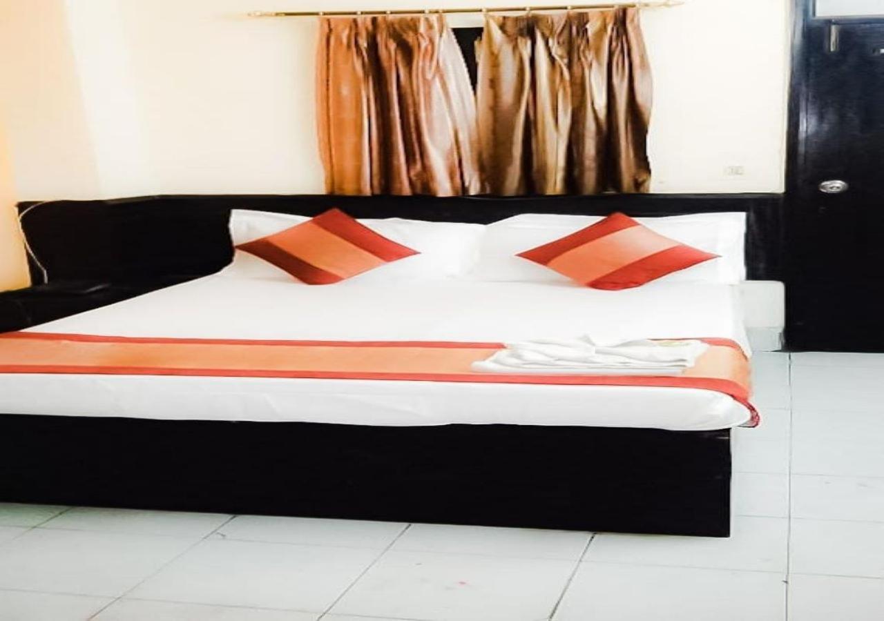 Hotel International Neelam Near New Delhi Railway Station Exteriör bild