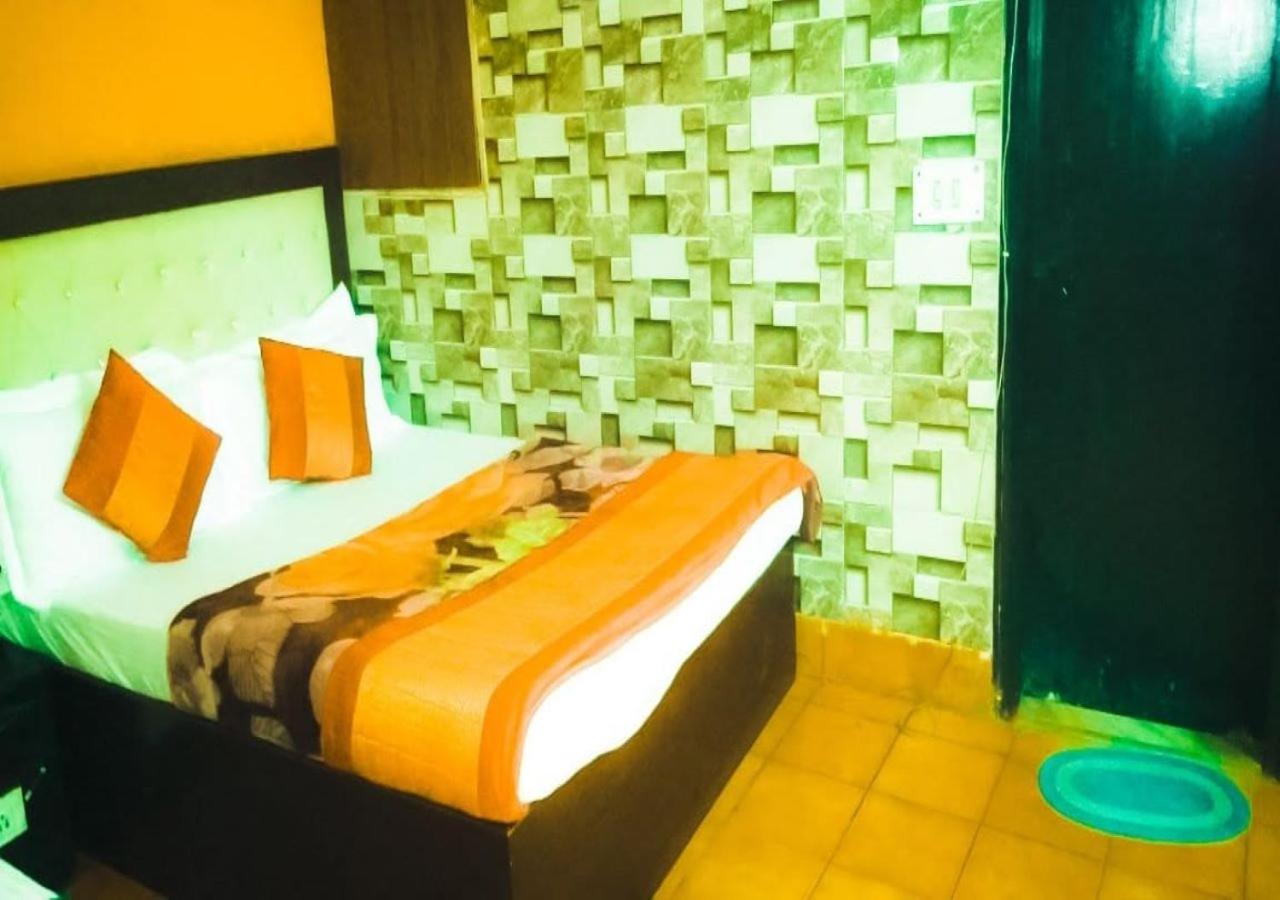 Hotel International Neelam Near New Delhi Railway Station Exteriör bild
