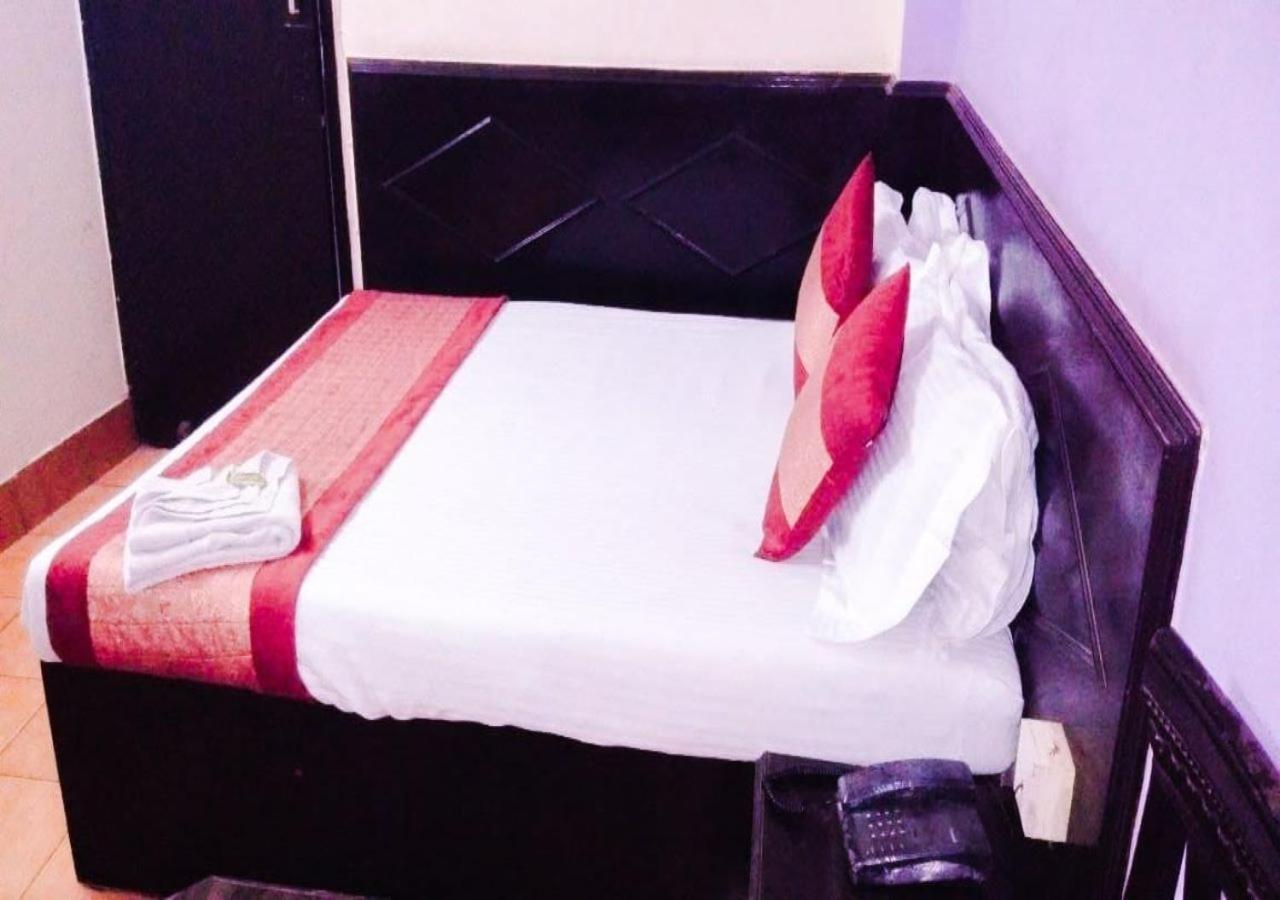 Hotel International Neelam Near New Delhi Railway Station Exteriör bild