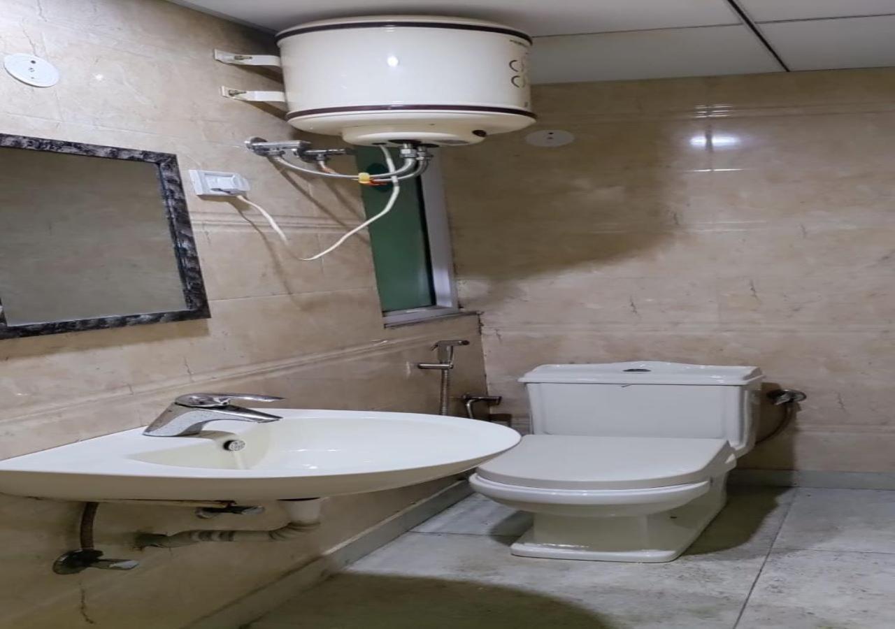 Hotel International Neelam Near New Delhi Railway Station Exteriör bild