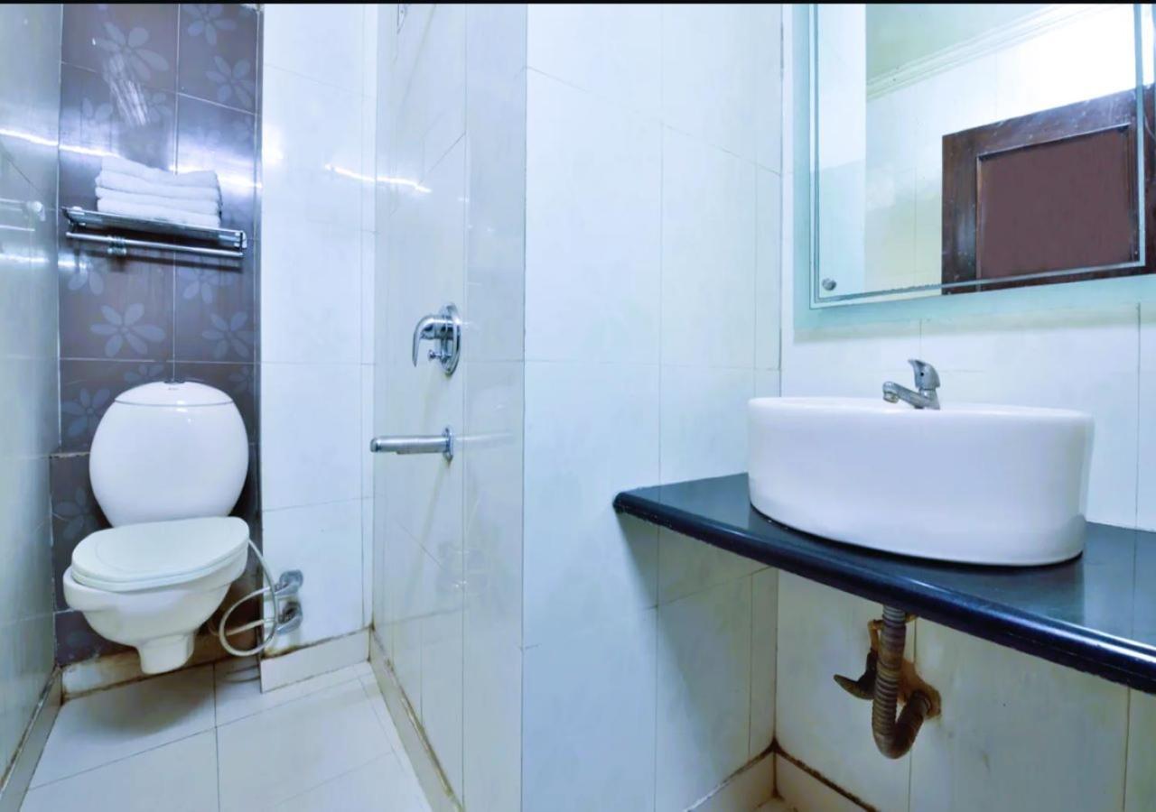 Hotel International Neelam Near New Delhi Railway Station Exteriör bild